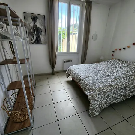 2 Dans Meme Bastide Provencale