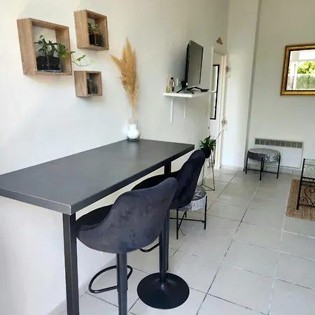 2 Dans Meme Bastide Provencale